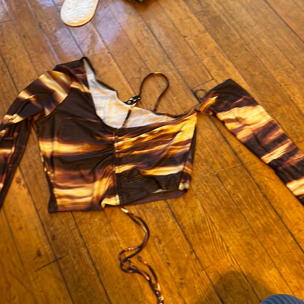 Motel Rocks off the shoulder scrunch shirt